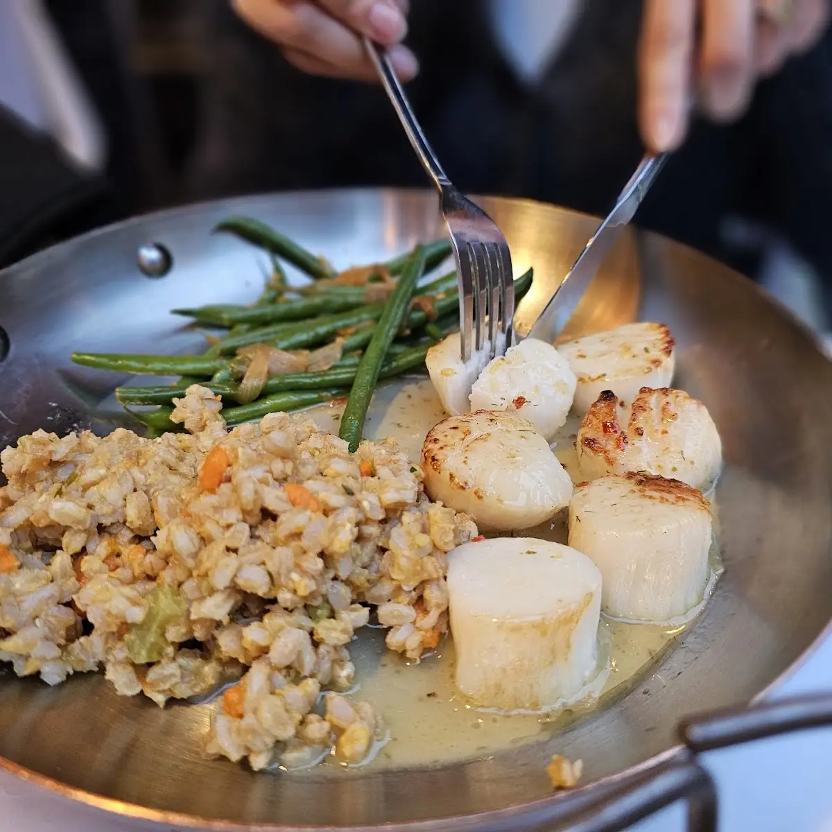 Scallops in Pernod and Cream