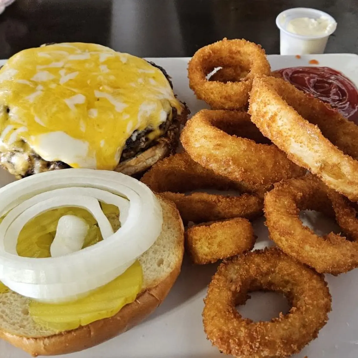 Cheeseburger and Onion Rings