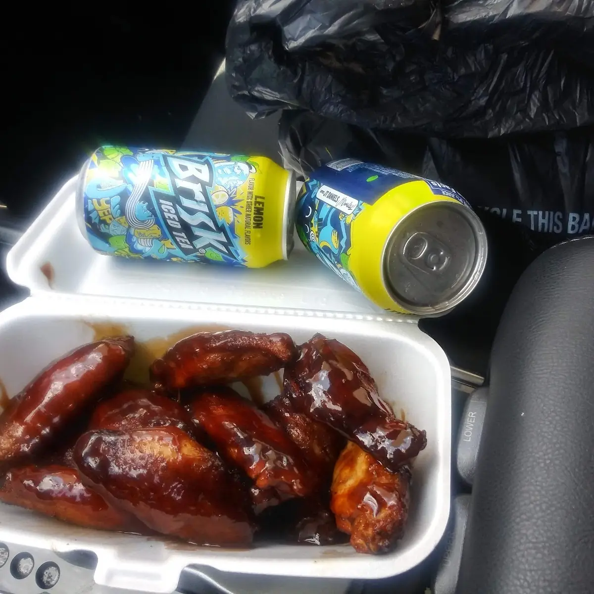 Smoked Chicken Wings with Two Drinks 10