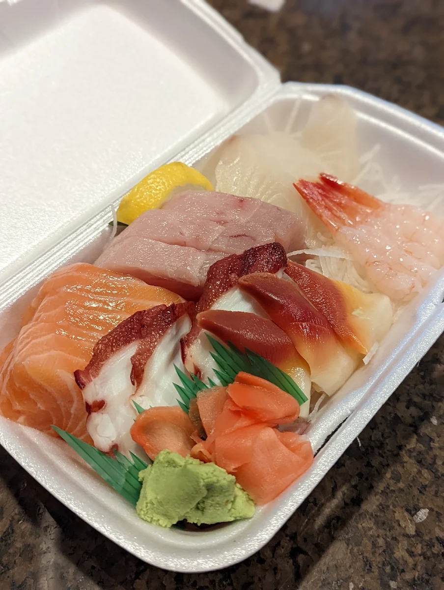 DX Assorted Sashimi, Sushi Garden Metro