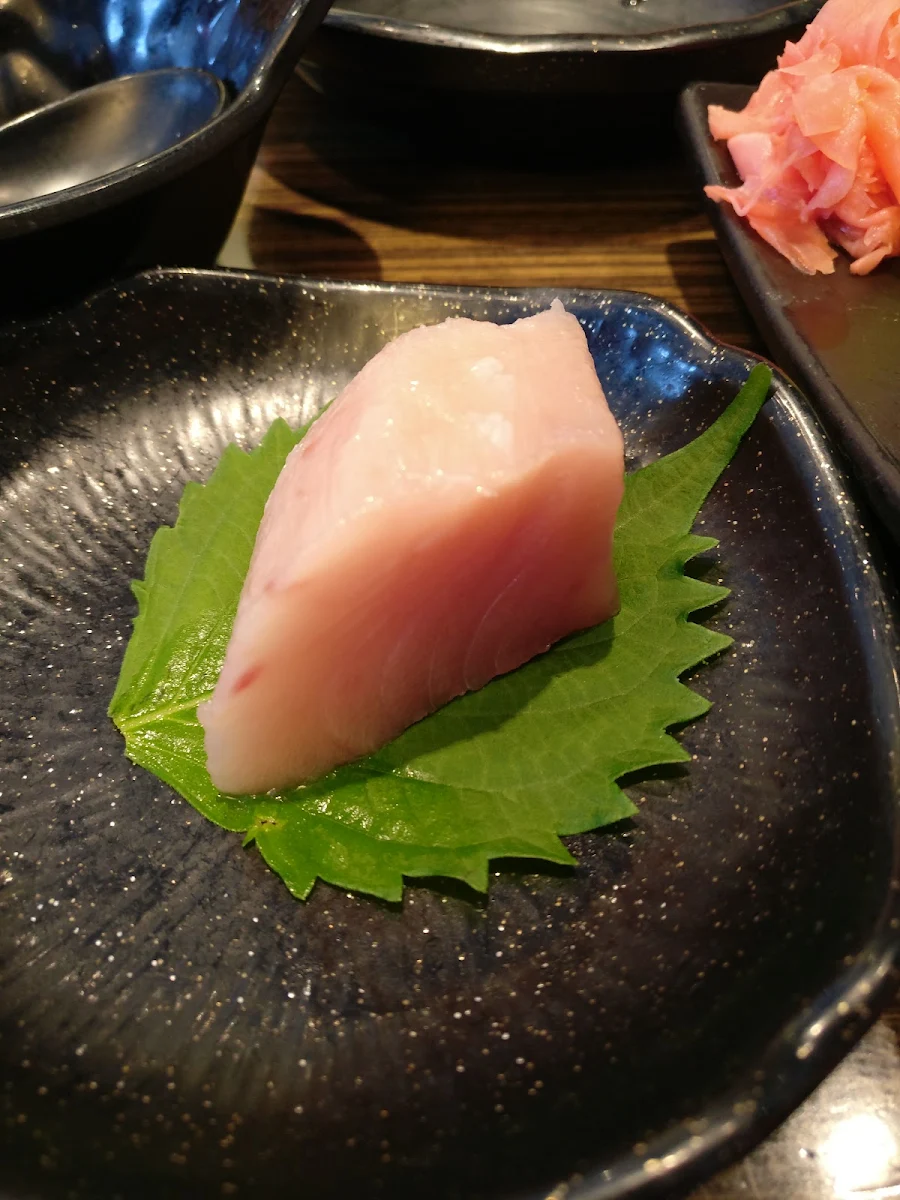 Hamachi Belly, Sushi Garden Metro
