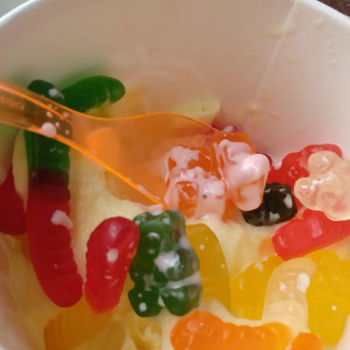 Frozen Yogurt with Cherry Ang Gummy Bears