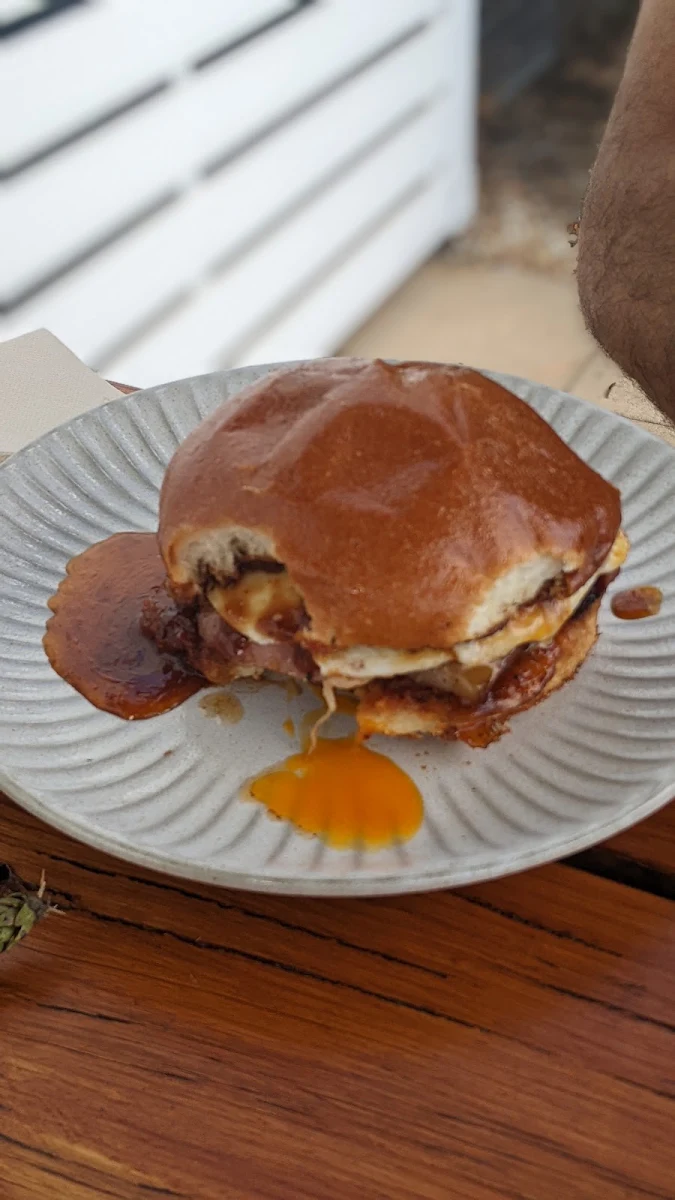 Bacon and Egg Roll, Banks