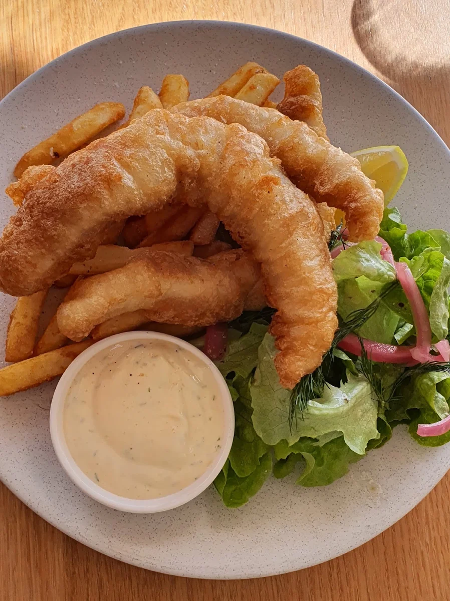 Beer Battered Fish & Chips w Dressed Salad Greens & Dill Aioli, Banks