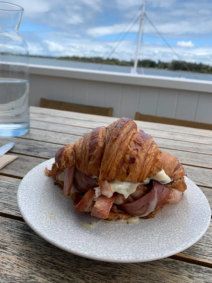 Crossiant Breakfast Burger, Banks