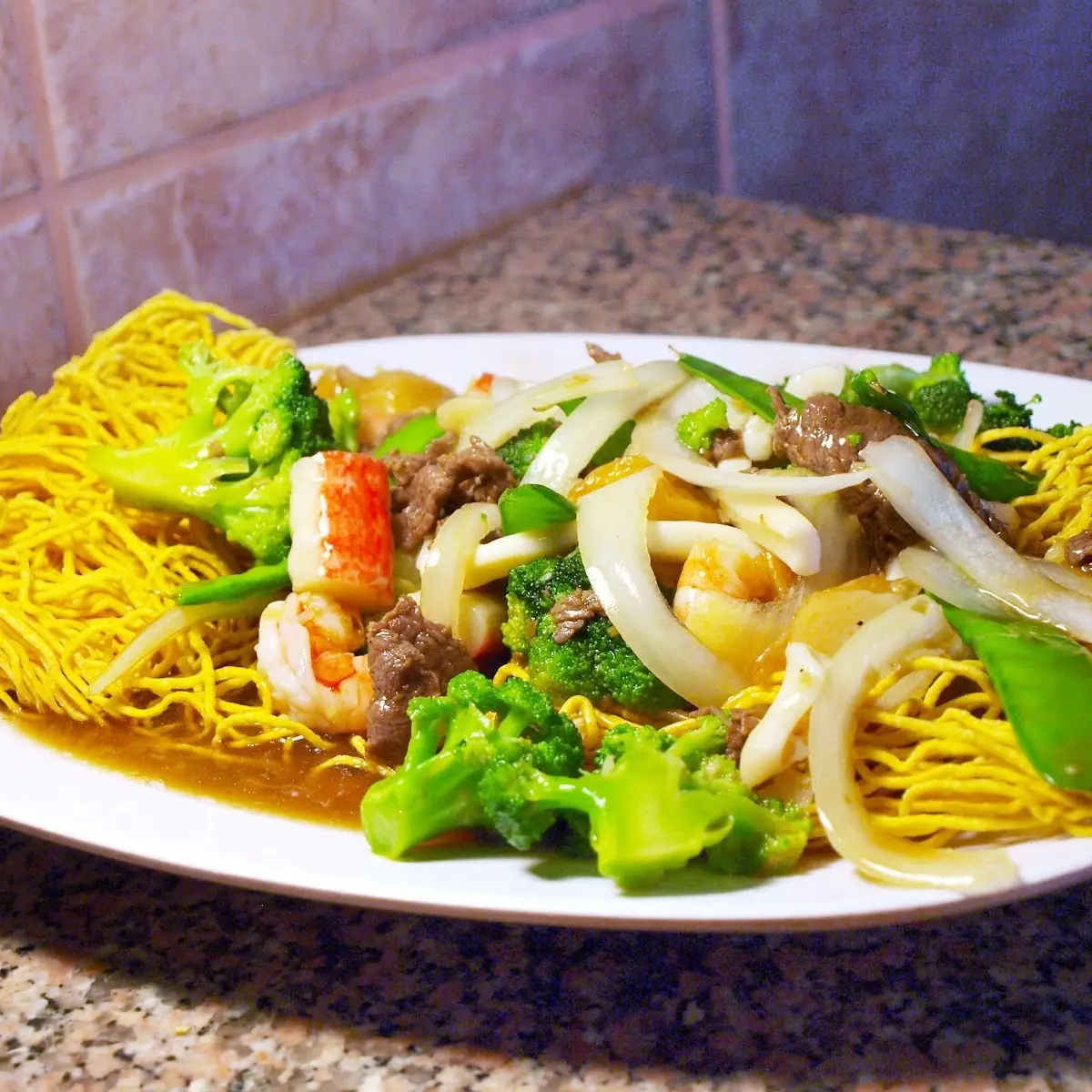 Pan Fried Egg Noodles MI Xào