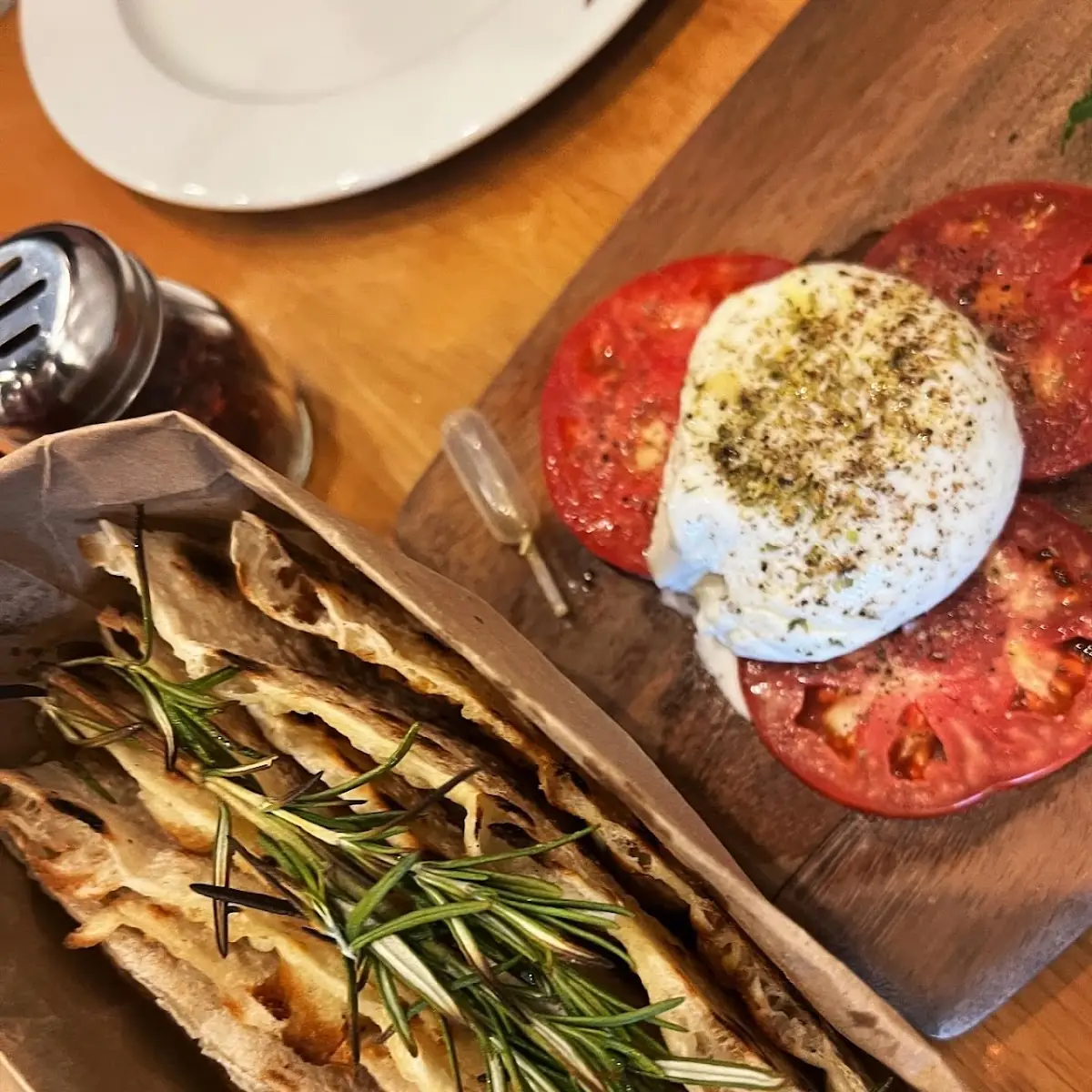 Burrata Caprese