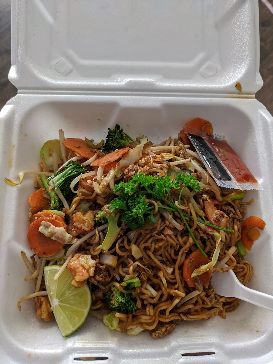 Mie Tek-Tek Indo Fried Noodles with Shrimp