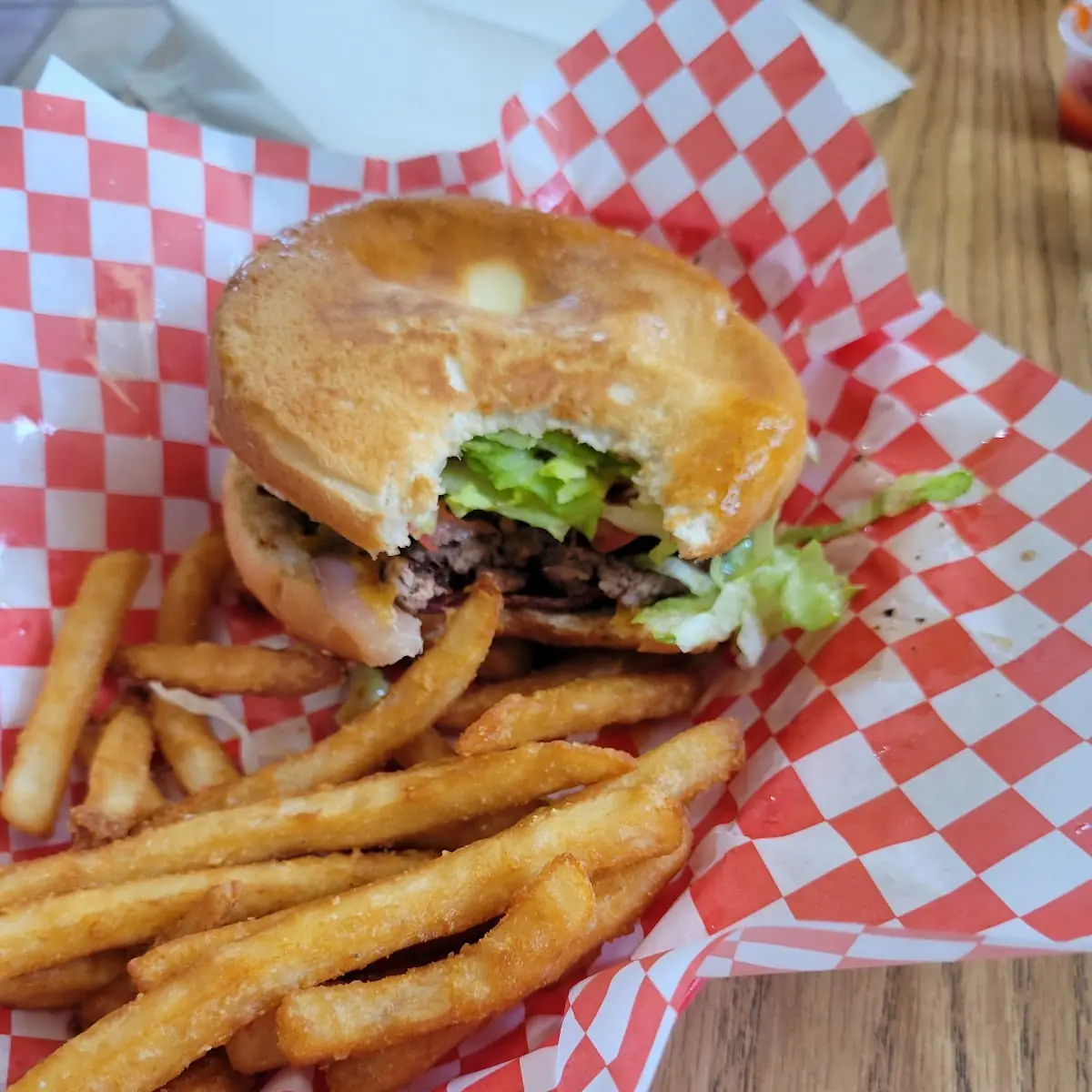 Bacon Cheddar Flip's Burger Basket 1 3 lb