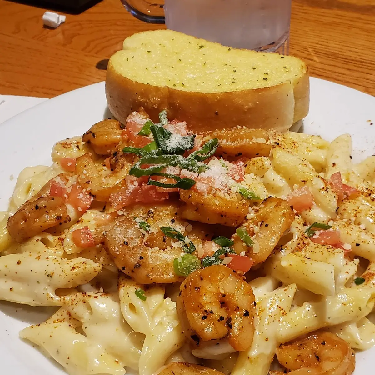 Shrimp Alfredo with Garlic Bread