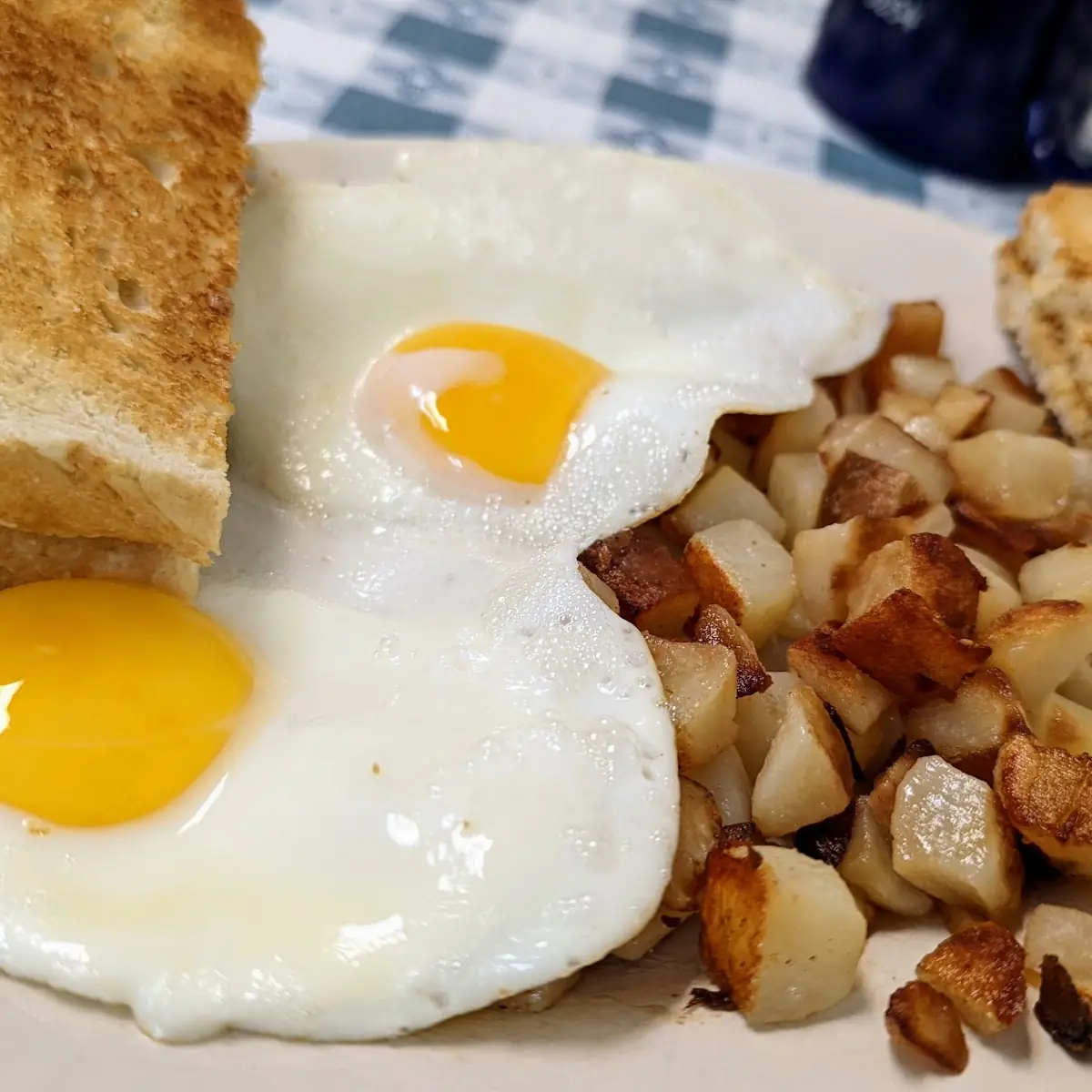Egg with Toast & Corned Beef Hash