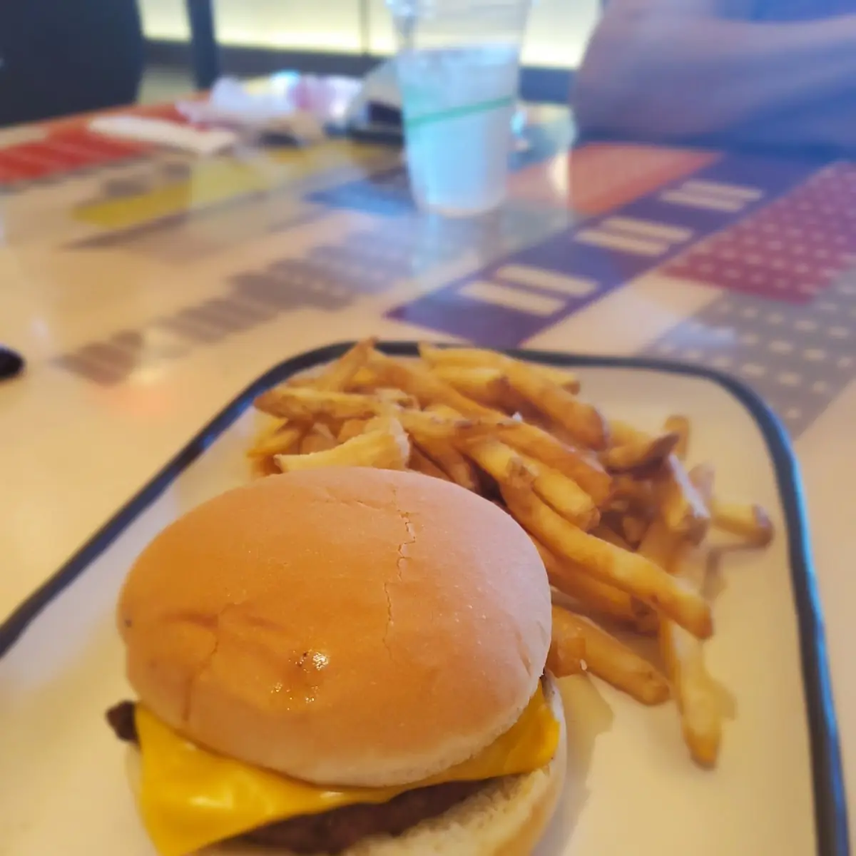 Kids Cheeseburger