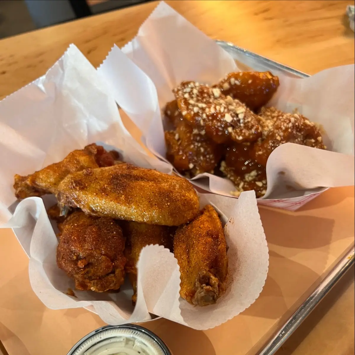 Fried Chicken Wings with Dipping Sauce