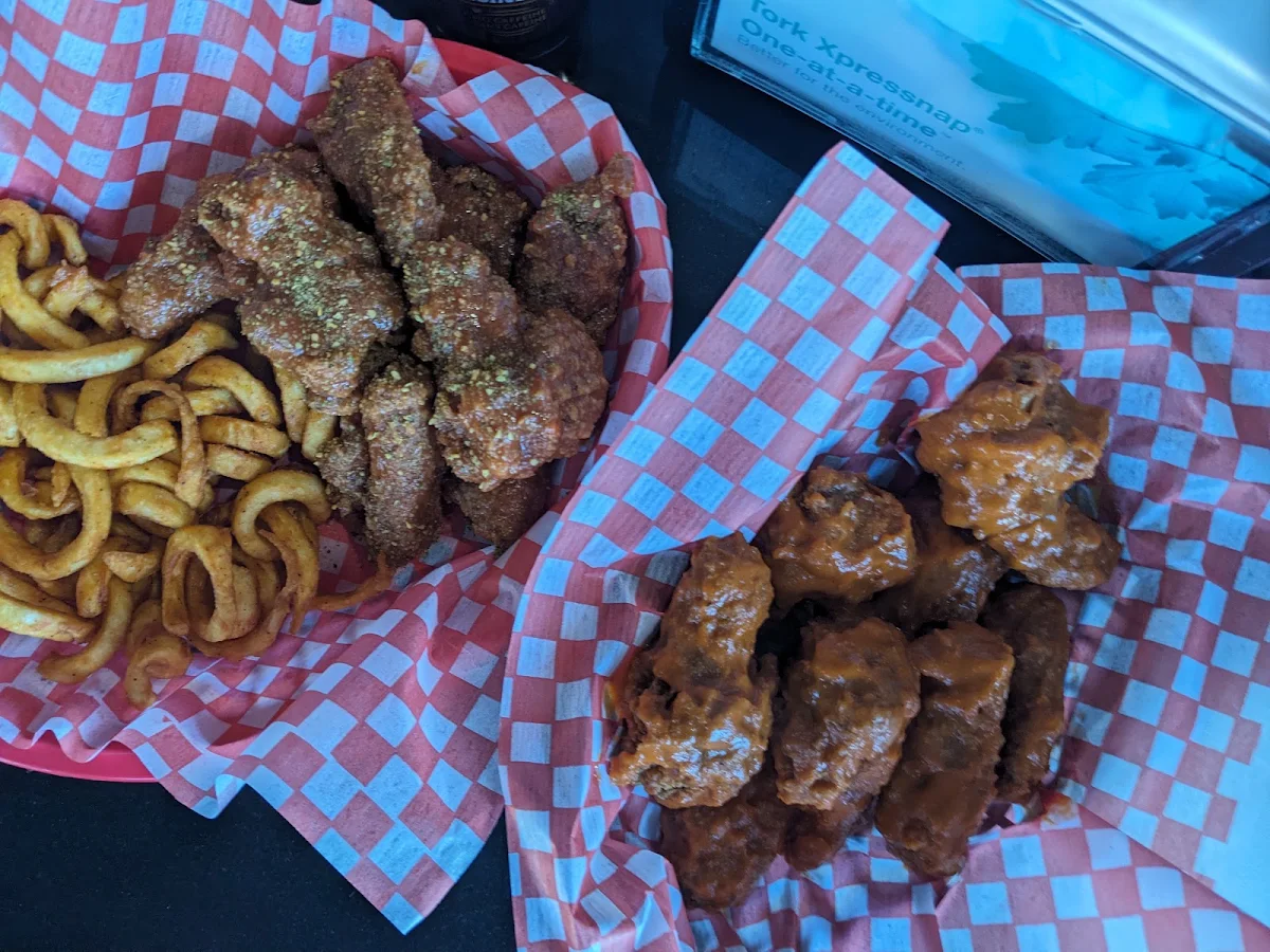 Family Combo Wings, Alberta Wing Shack Canmore