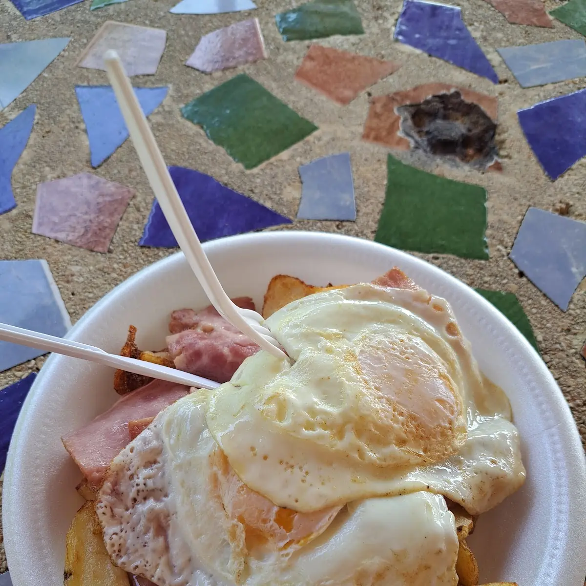Desayuno de Papas Huevos Jamón