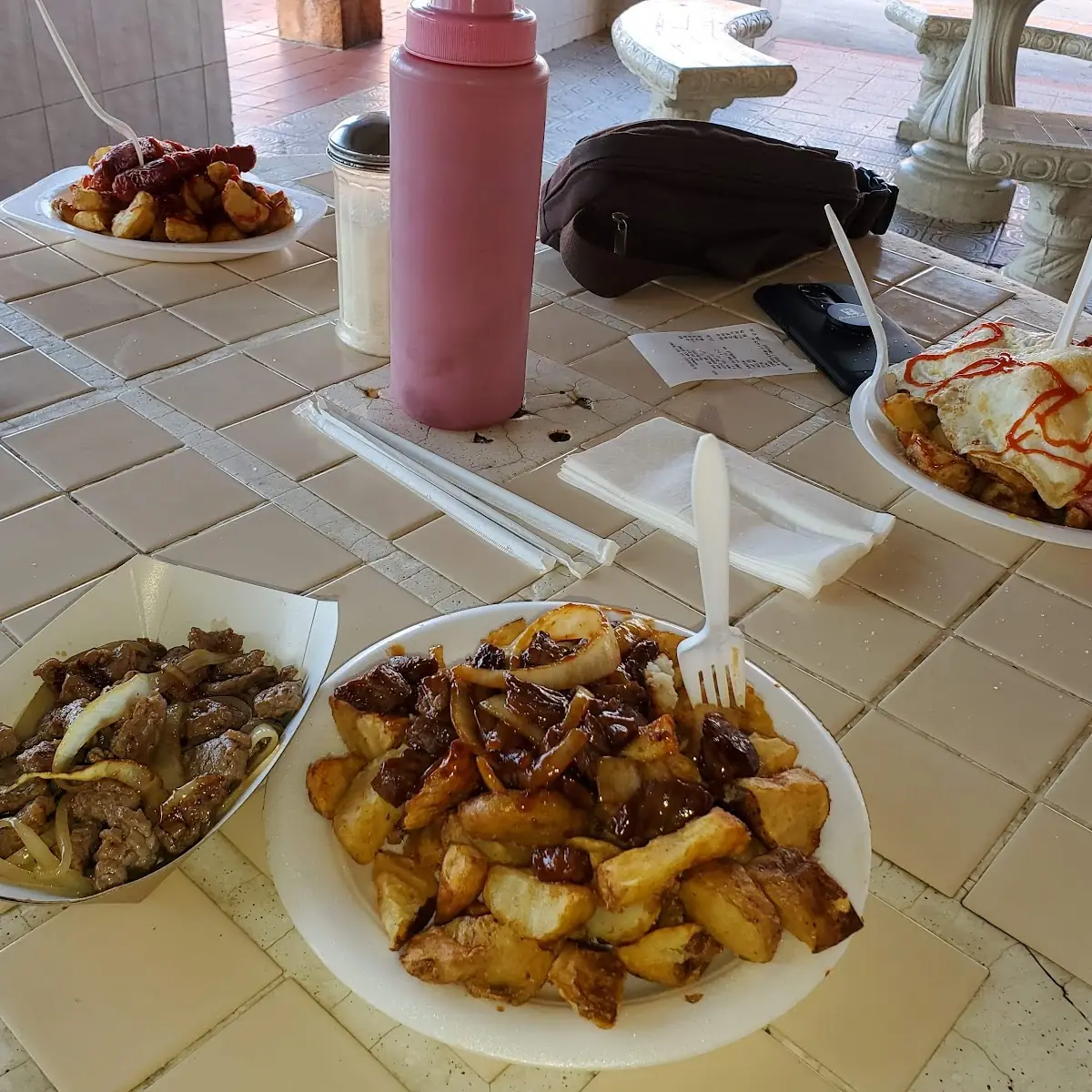 Potatoes and Fried Chicken and Bistec