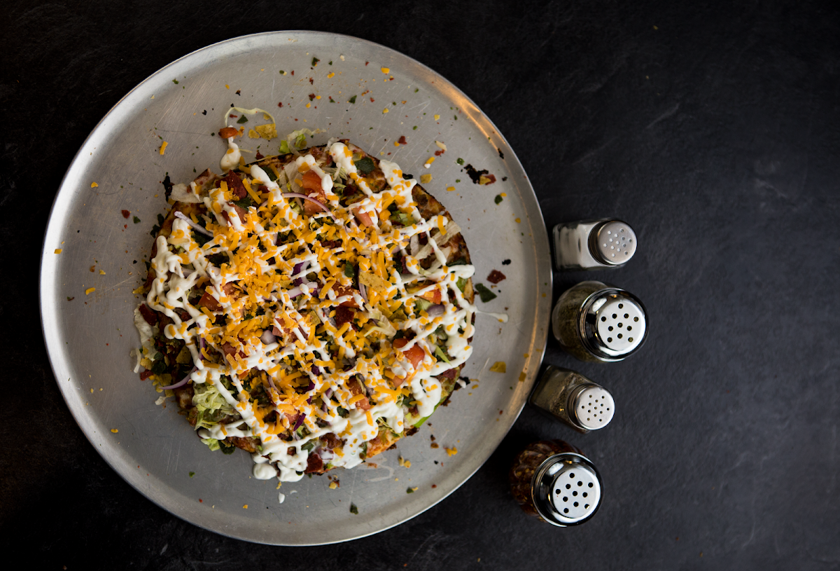 Highlights, Aladins Pizzeria & Shawarma Café