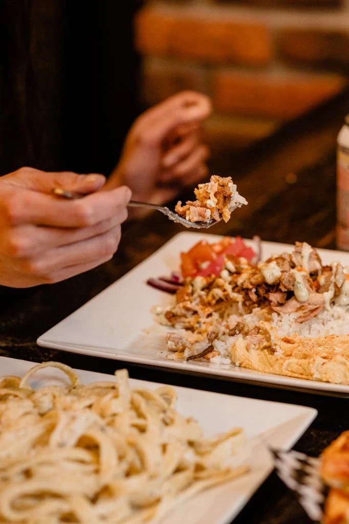 Highlights, Aladins Pizzeria & Shawarma Café