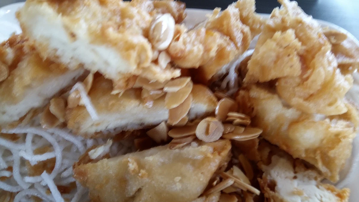 Almond Chicken, Mei Wei Chinese Cuisine