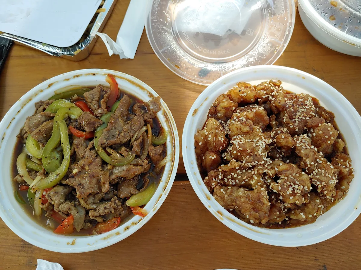 Chicken Chow Mein Ginger Beef Sesame Chicken and Peppered Beef, Mei Wei Chinese Cuisine