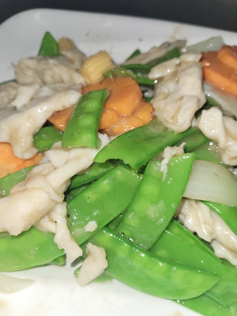 Sliced Chicken with Snow Peas, Mei Wei Chinese Cuisine