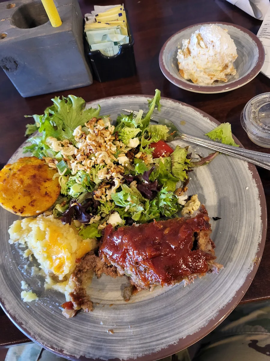 Southern Salad Sampler