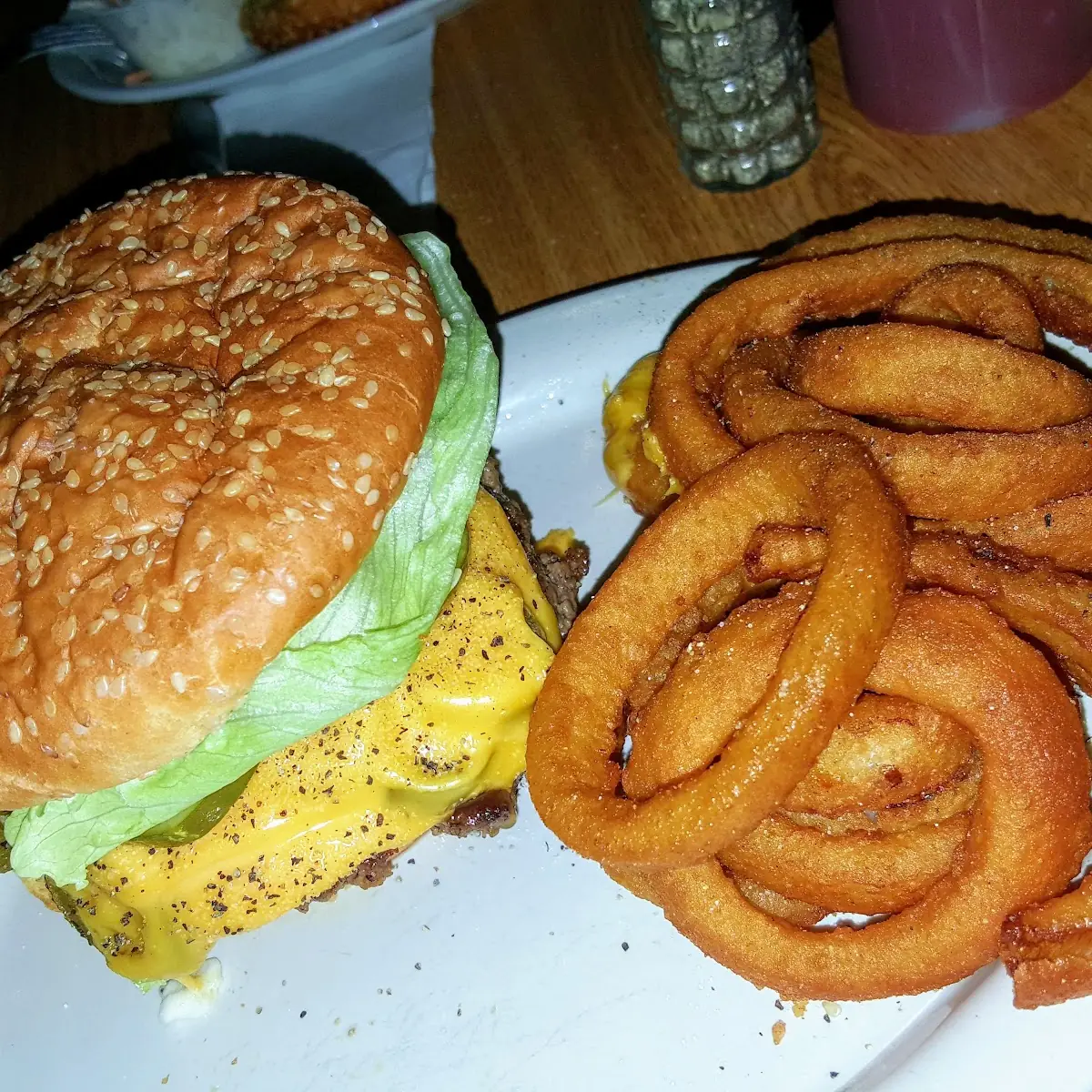 Double Cheeseburger w Onion Rings