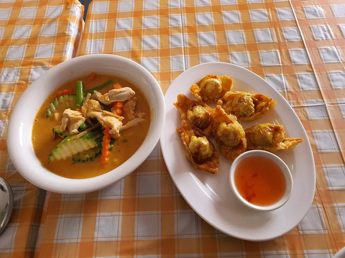 Curry Fried Wontons, Pinto Thai Tweed Heads South