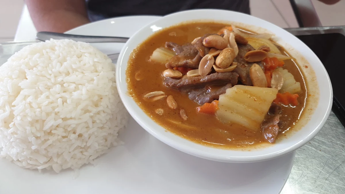 Massaman Curry, Pinto Thai Tweed Heads South