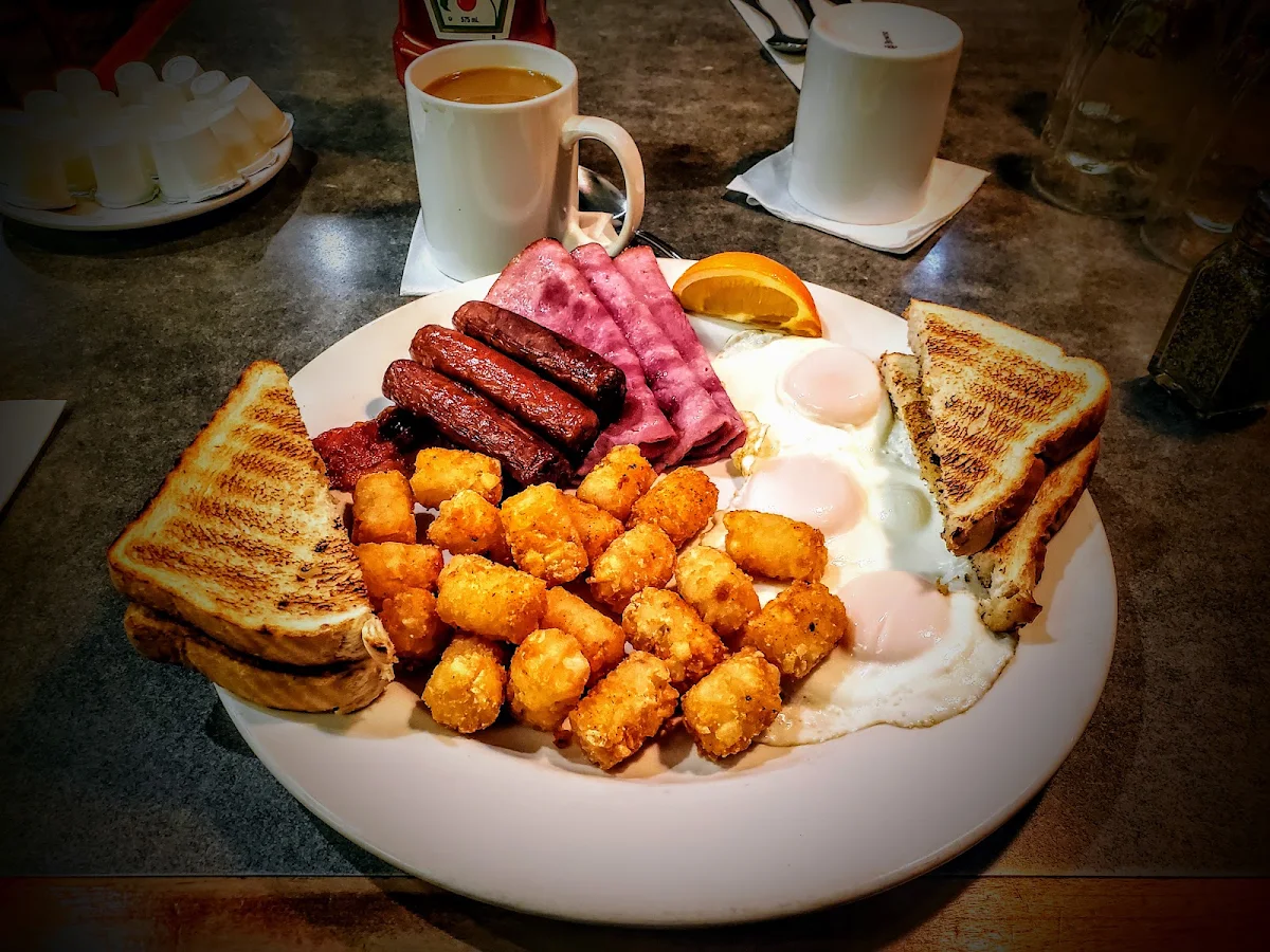 2 Eggs Bacon Hashbrowns & Toast