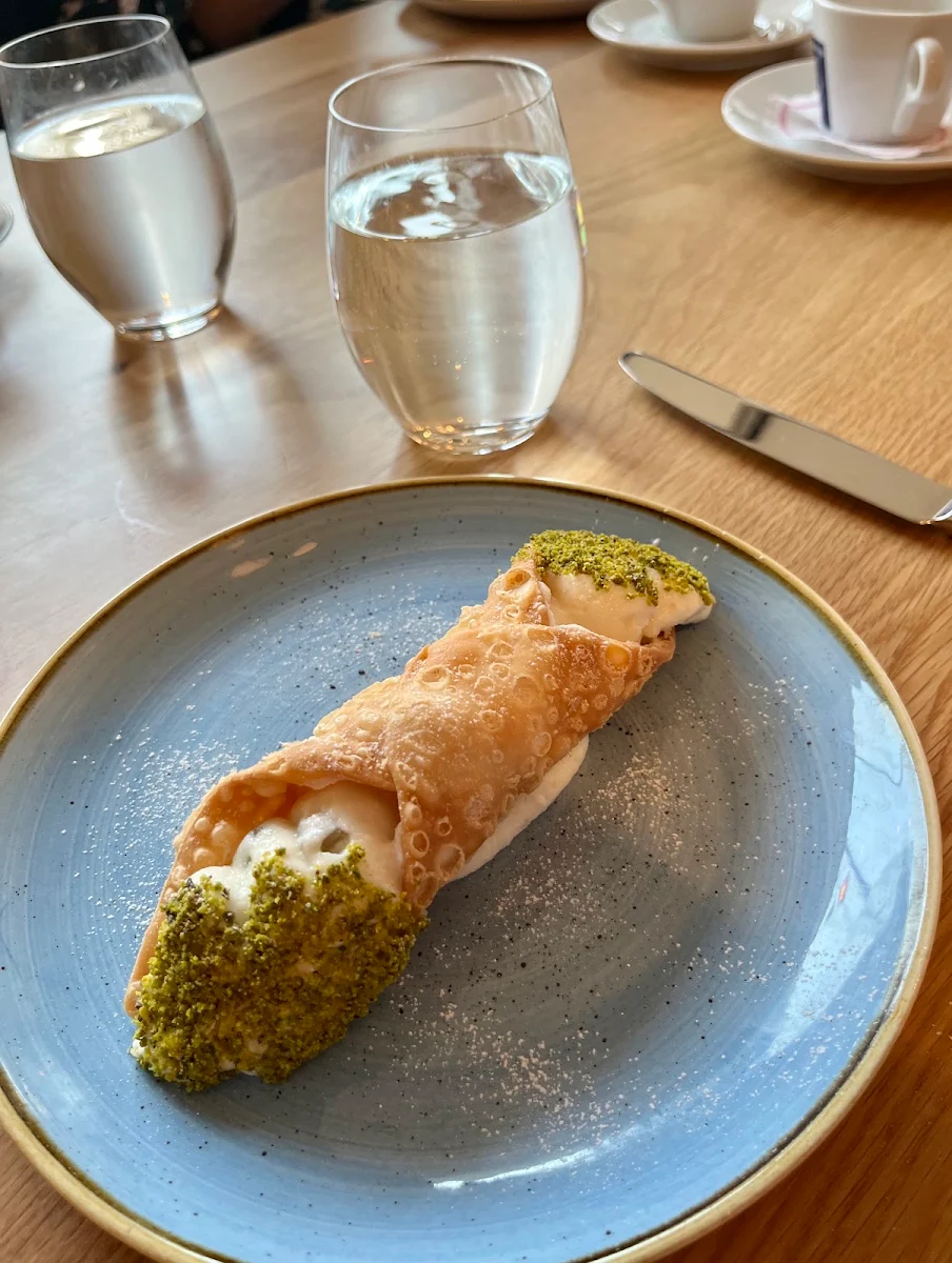 Cannoli, Oretta Midtown