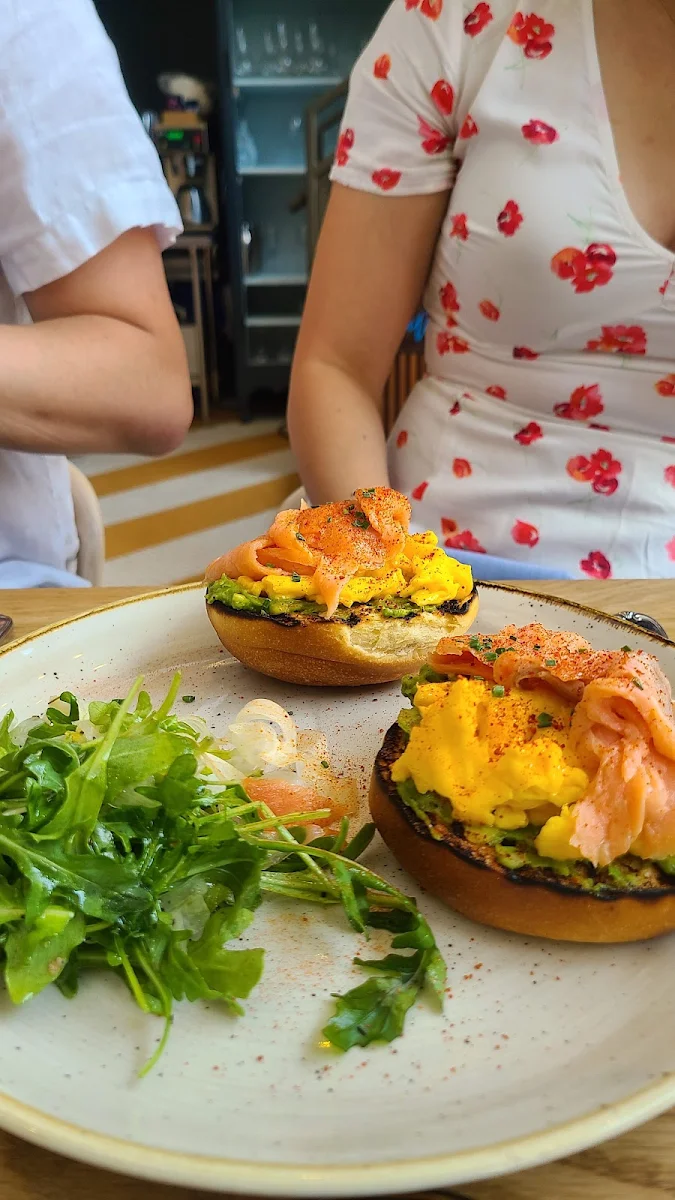 Salmone E Avocado, Oretta Midtown
