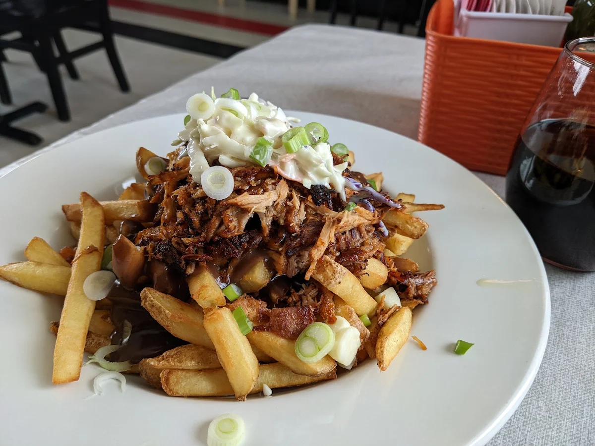 Large Pulled Pork Poutine