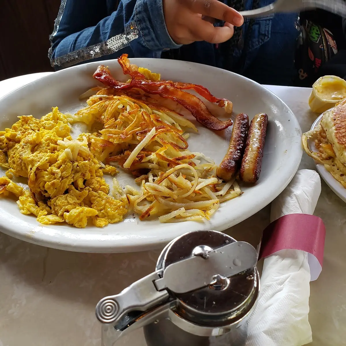 Scrambled Egg Sausage and Hashbrown