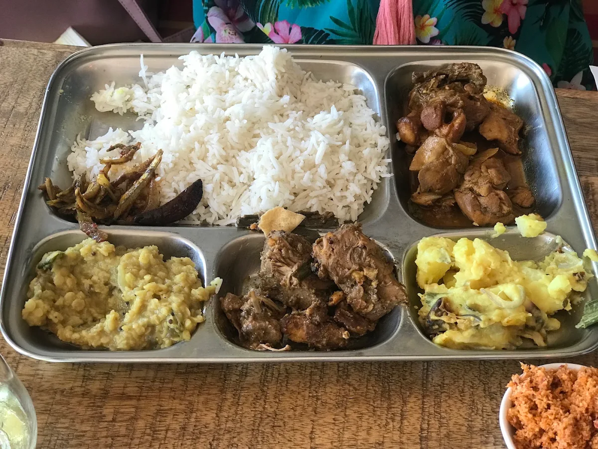 Rice and Curry Chicken, Spicy Wicket