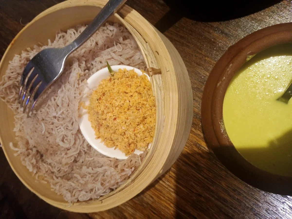 String Hoppers, Spicy Wicket