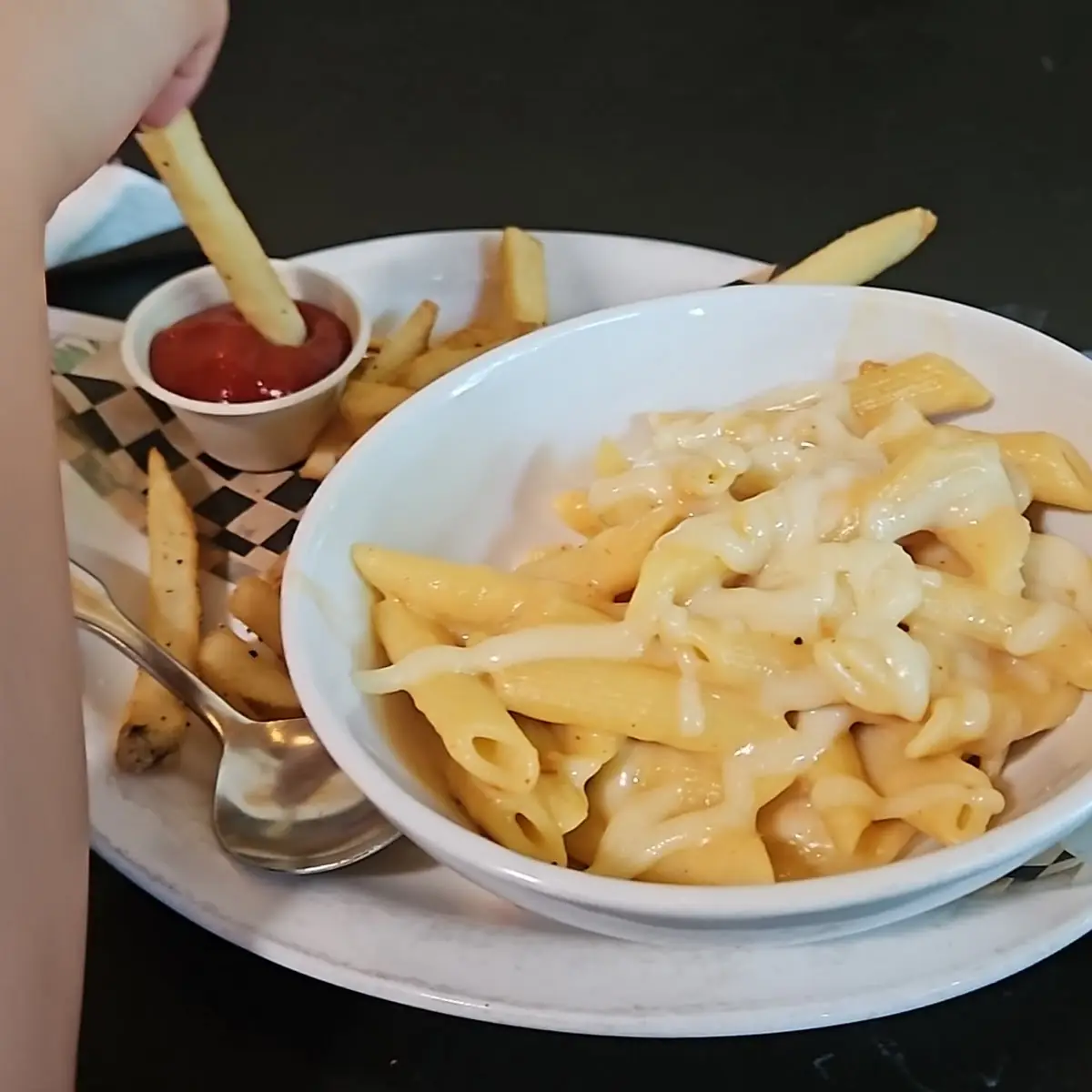 Penne Mac & Ale Cheese