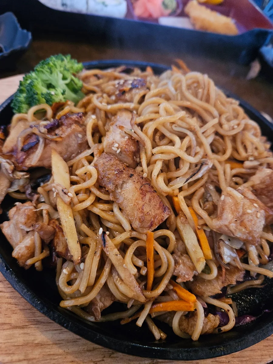 Chicken Yakisoba, Shen Sushi