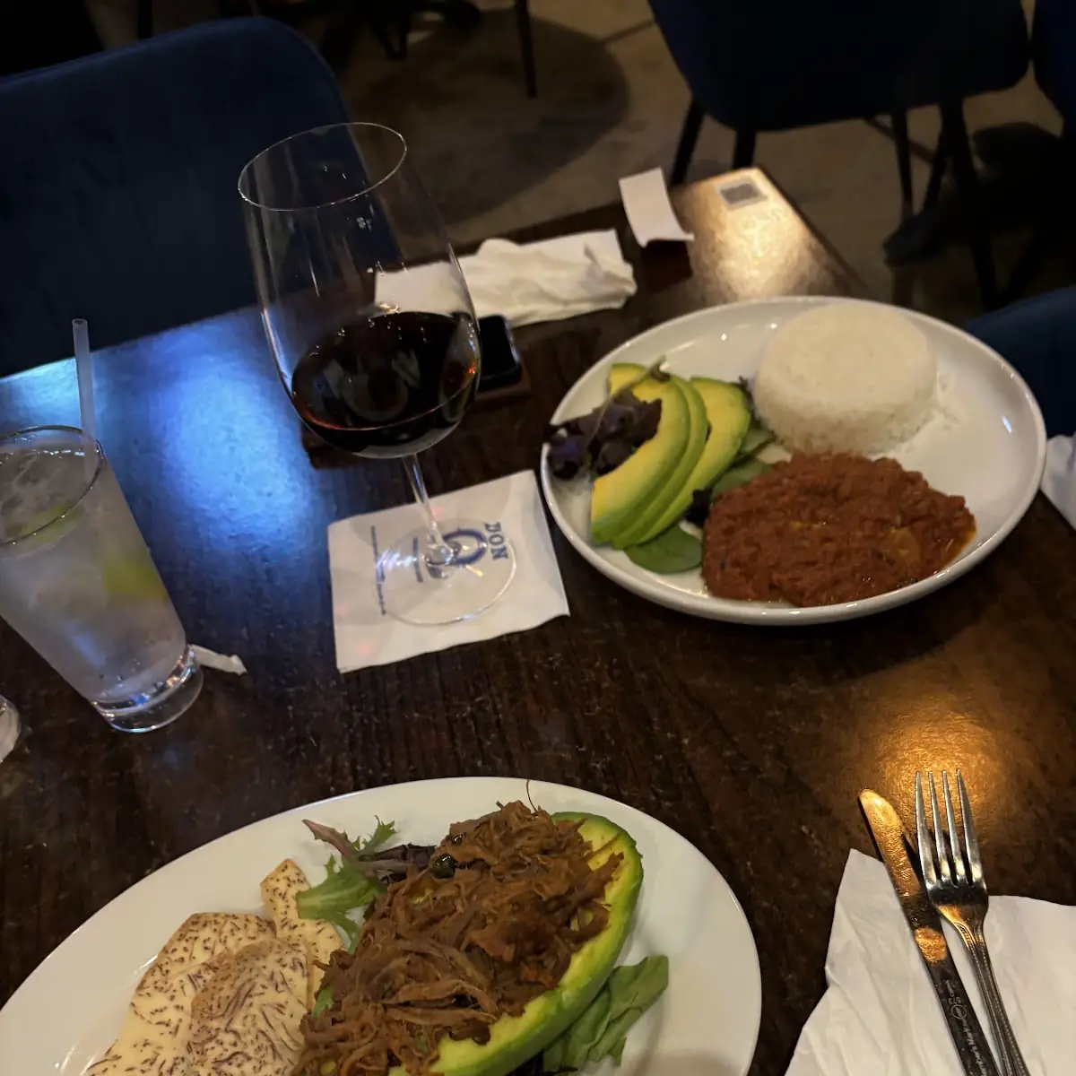 Aguacate Relleno Con Carne Vieja