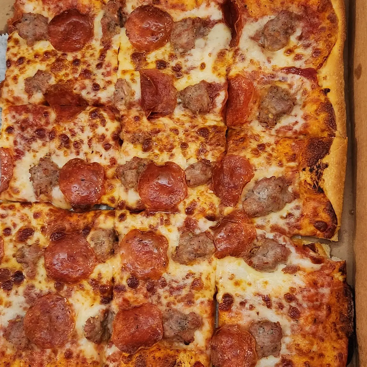 Pepperoni and Red Pepper Pizza