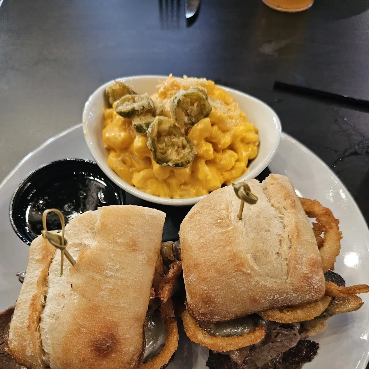 French Dip with Mac N Cheese Side
