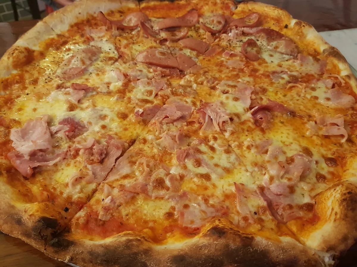 Highlights, Burleigh Pizza