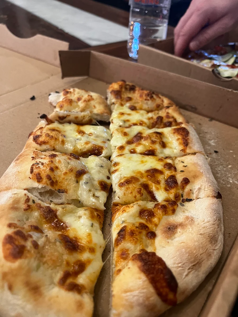 Highlights, Burleigh Pizza