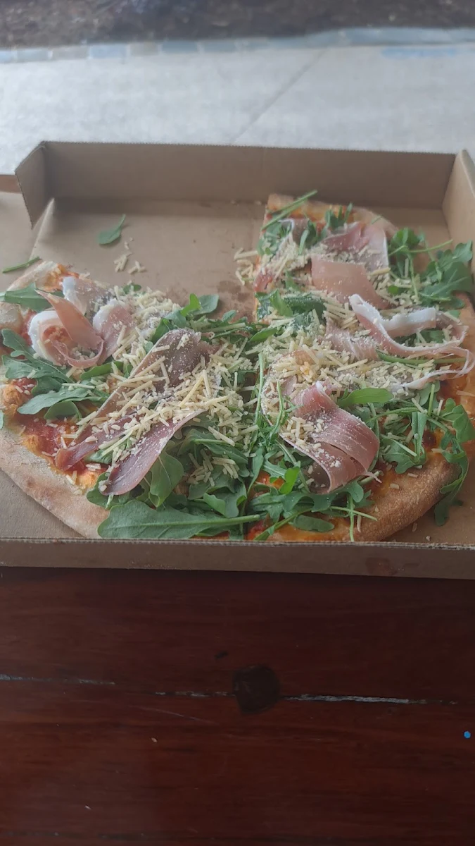 Pizza Prosciutto and Rocket Salad, Burleigh Pizza