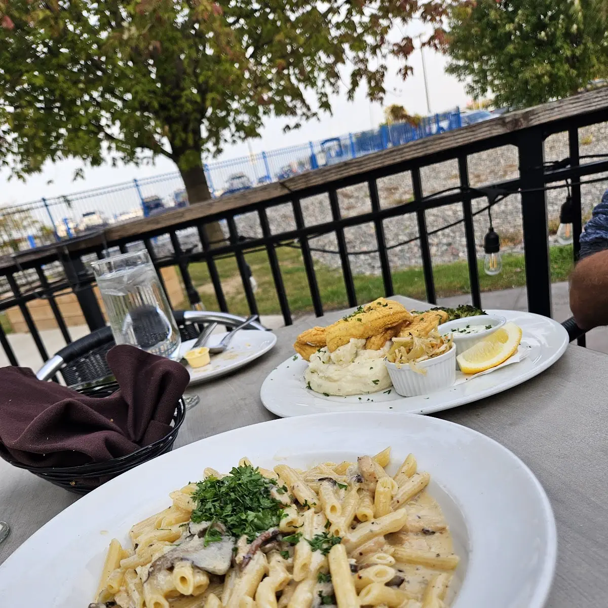 Penne Portobello, Armando's Pizza - Riverside Dr E