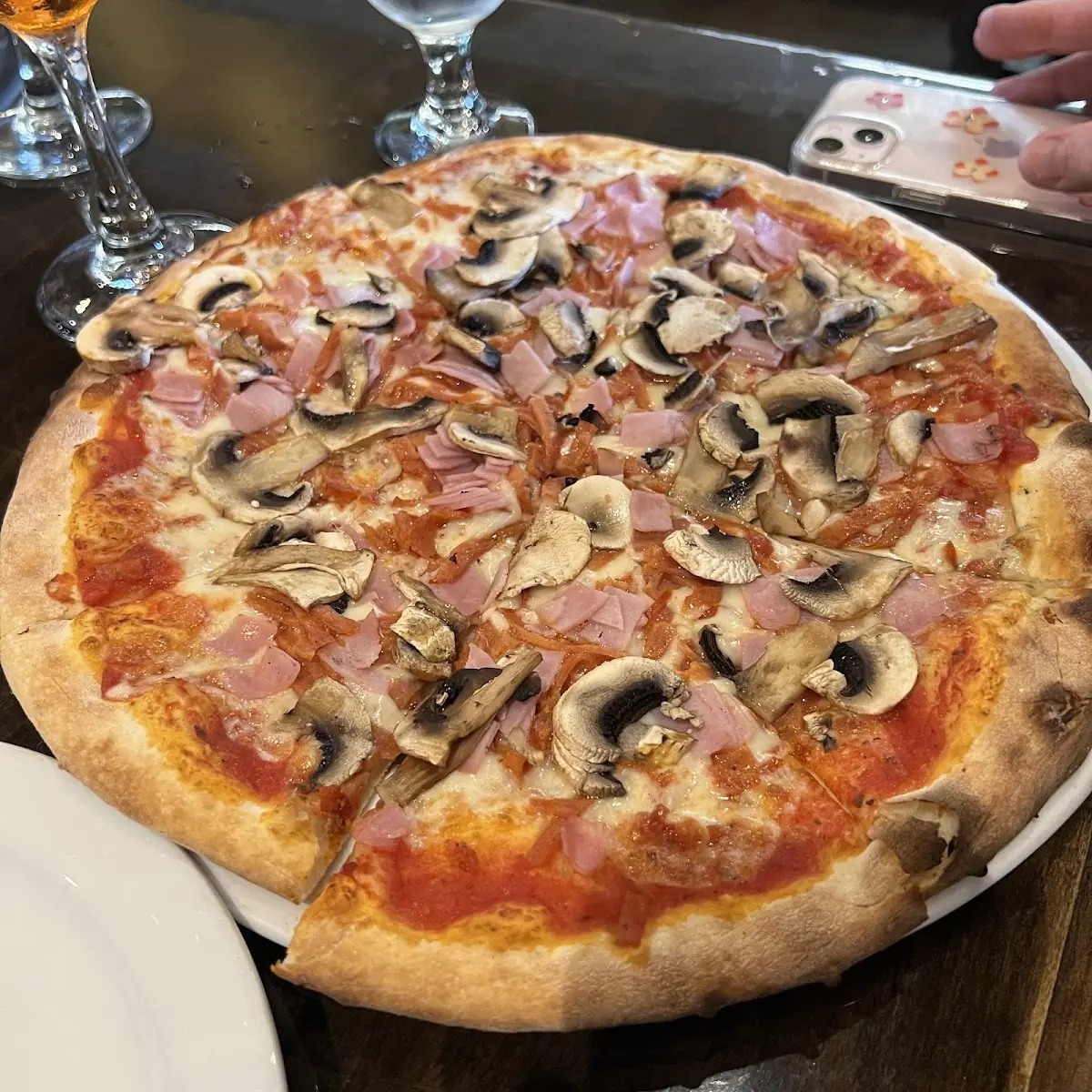 Windsor Style Pizza, Armando's Pizza - Riverside Dr E