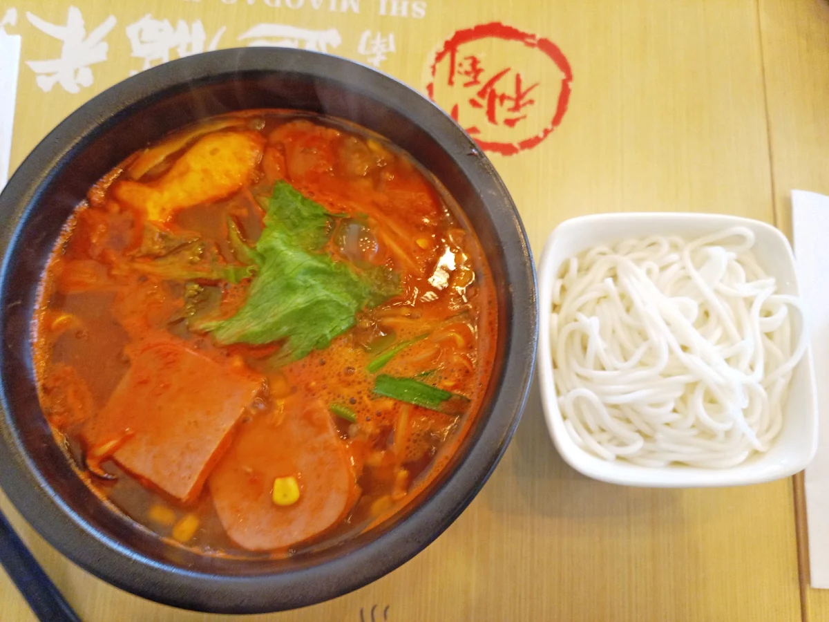 Beef Brisket Rice Noodles, Shi MiaoDao (Ten Seconds) Yunnan Rice Noodle (Scarborough) 十秒到云南过桥米线