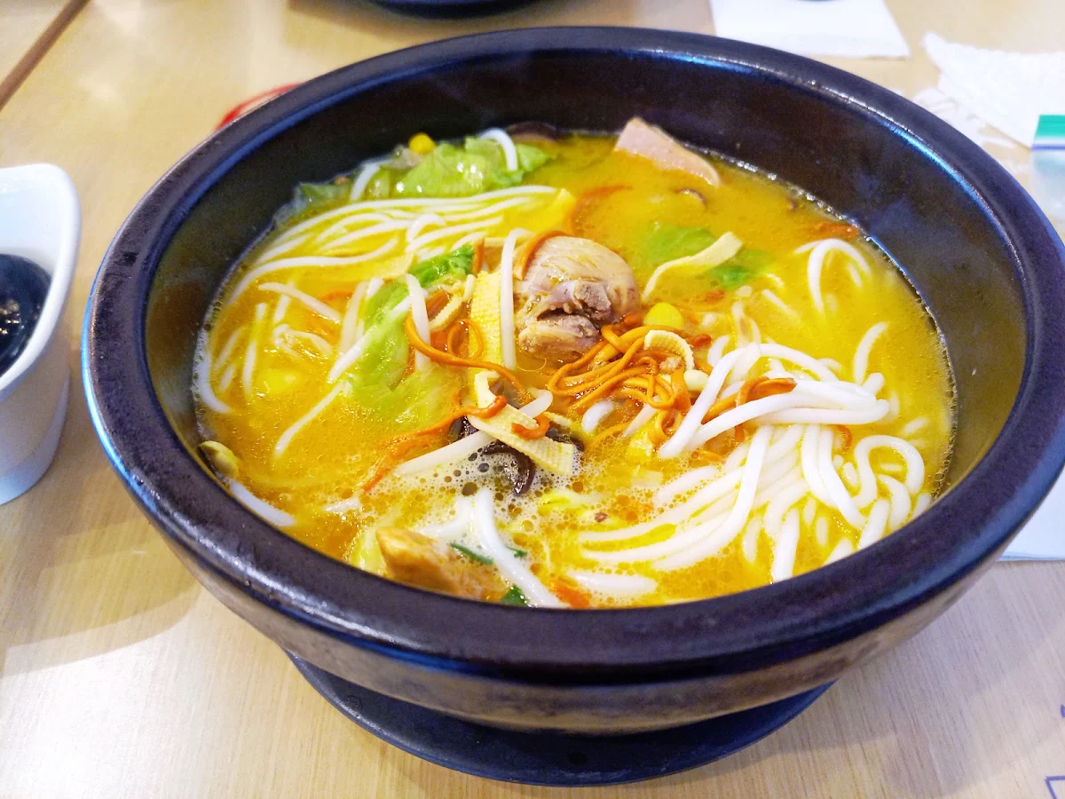Chicken Soup Rice Noodles, Shi MiaoDao (Ten Seconds) Yunnan Rice Noodle (Scarborough) 十秒到云南过桥米线
