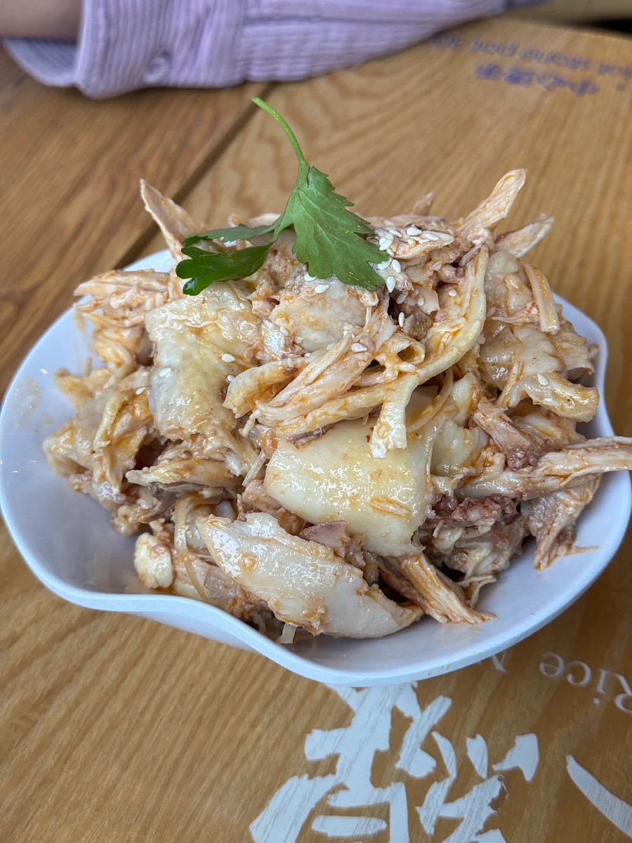 Oil Chicken, Shi MiaoDao (Ten Seconds) Yunnan Rice Noodle (Scarborough) 十秒到云南过桥米线
