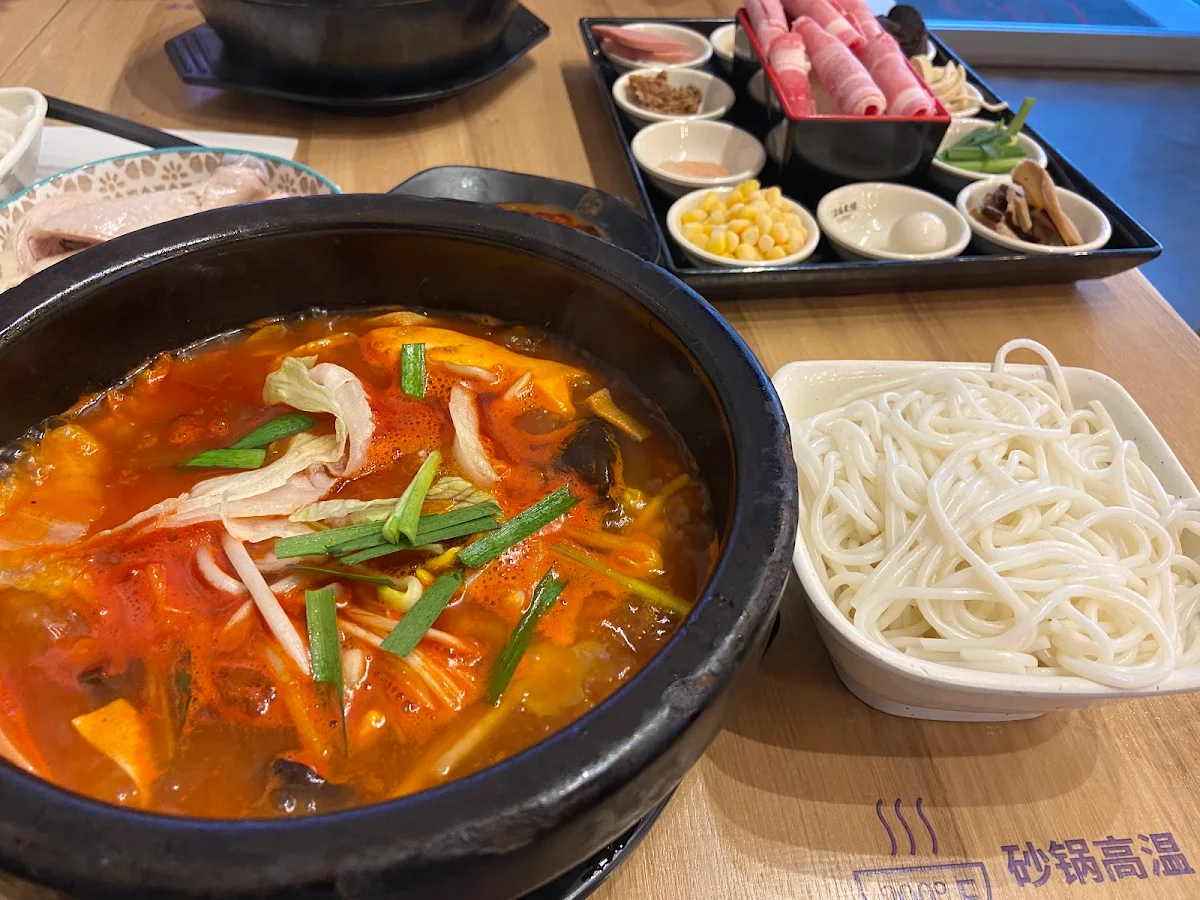 Tomato Beef, Shi MiaoDao (Ten Seconds) Yunnan Rice Noodle (Scarborough) 十秒到云南过桥米线